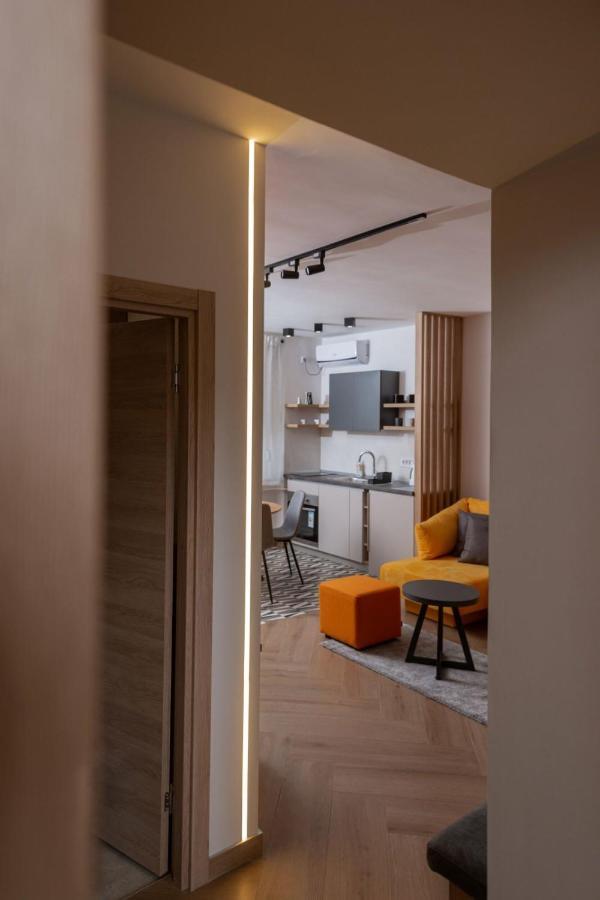 Republic Square Apartment - With Garage Újvidék Kültér fotó