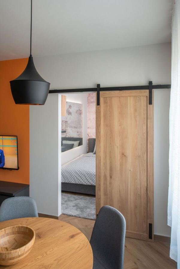 Republic Square Apartment - With Garage Újvidék Kültér fotó