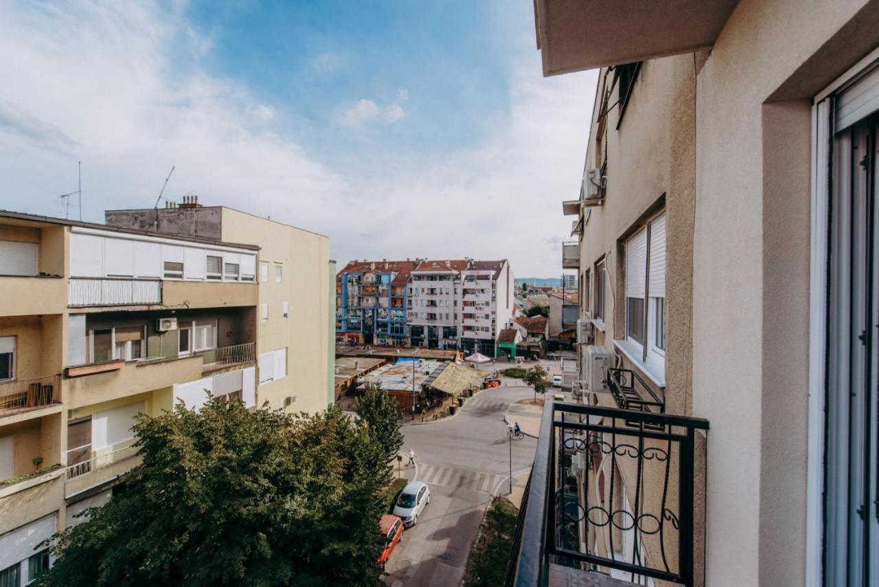 Republic Square Apartment - With Garage Újvidék Kültér fotó